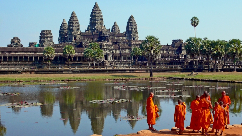 Ангко́р-Ват — гигантский индуистский храмовый комплекс