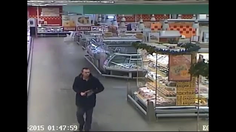 В Петрозаводске покупатель напал на охранника с топориками для разделки мяса