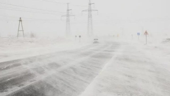 Трасса между Омской областью и Казахстаном закрыта из-за метели