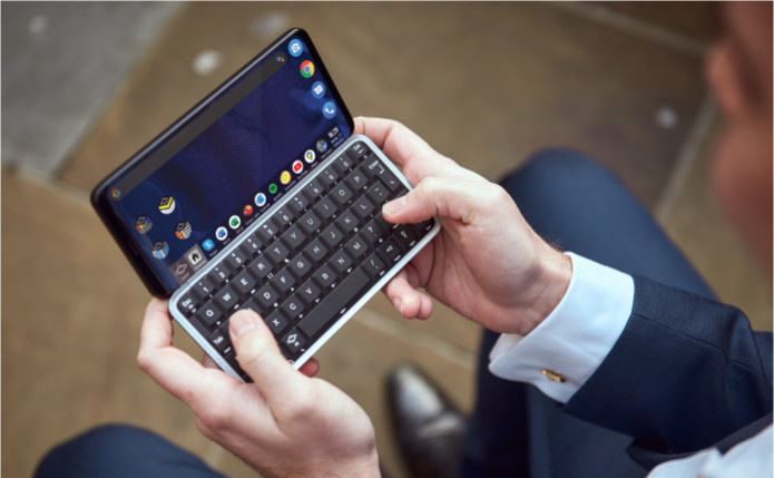 Astro Slide 5G – смартфон с выдвижной физической клавиатурой и 5G