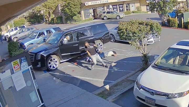 Случайный свидетель получил ранение в перестрелке на парковке в США. Видео