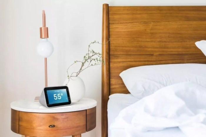 Lenovo выпустил умный будильник с Google Assistant