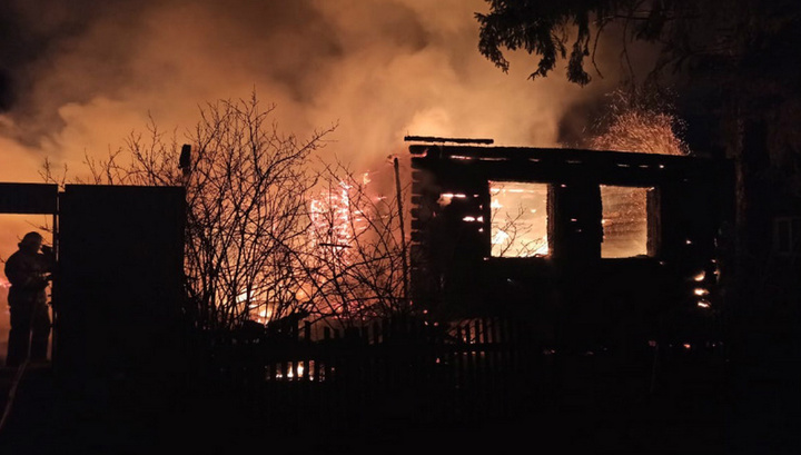 Трое детей и четверо взрослых заживо сгорели в частном доме под Пензой