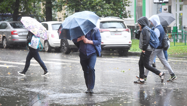 Не дождавшись полярного сияния, Москва встречает ливневые дожди