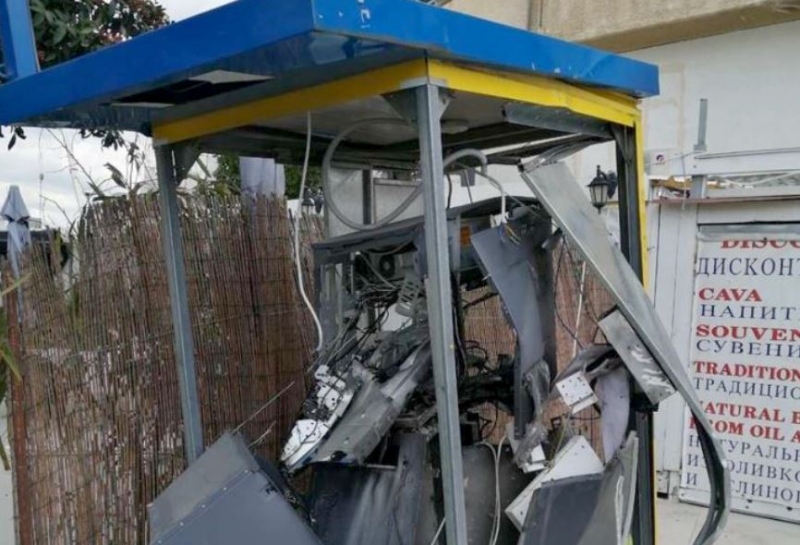 Ночью в Лимассоле взорвали банкомат. Из него украдены 37 тысяч евро
