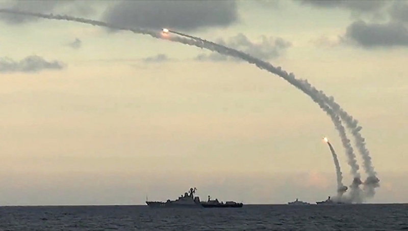 Корабли Каспийской флотилии нанесли по "противнику" удар "Калибрами"
