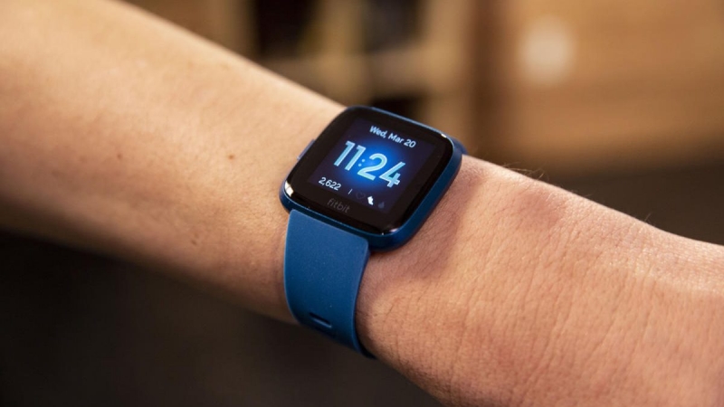 Fitbit Versa 2: опубликованы официальные фото смарт-часов
