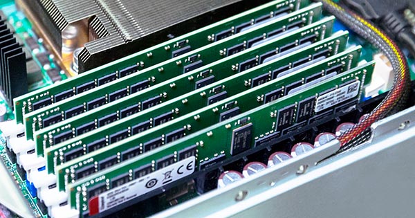 Kingston начала продажи регистровой памяти DDR4 Server Premier для серверов с процессорами AMD EPYC Rome