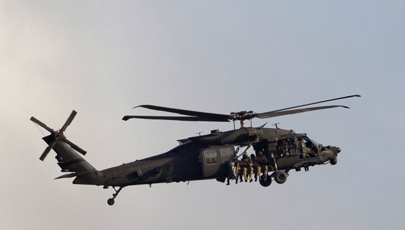 Военный вертолет США совершил экстренную посадку в Японии