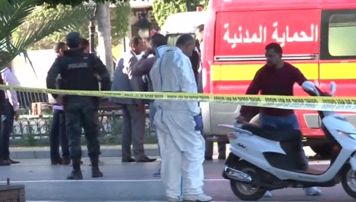Число пострадавших от взрыва в Тунисе растет