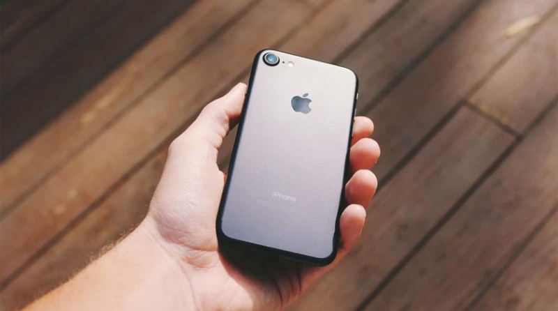 iPhone 9 уже собирается на заводах, а iPhone 12 отложен