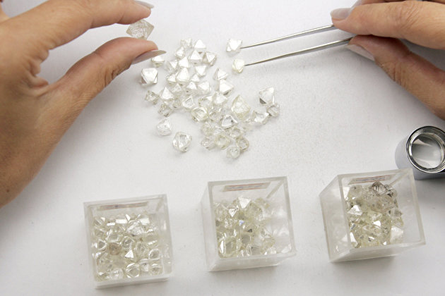 De Beers сократила продажи алмазов на 4,8%