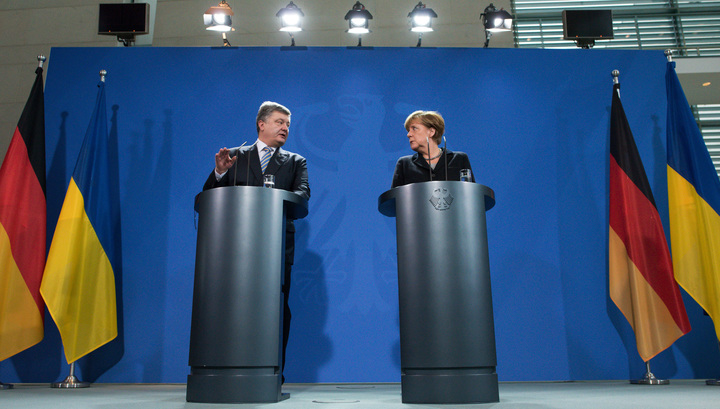 Порошенко и Меркель выразили соболезнования семьям погибших в Керчи