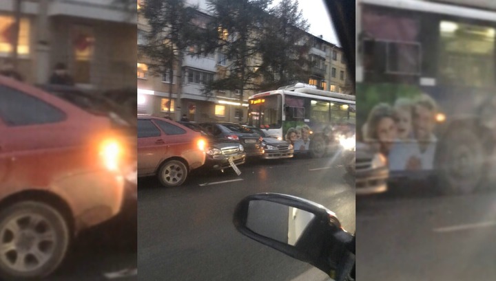 Троллейбус протаранил семь машин в Кемерове