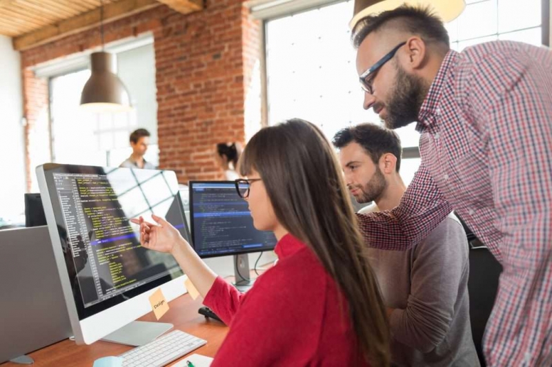 DST Global и Λ-Универсум представили SemanticDB DST Global и Λ-Универсум представили SemanticDB