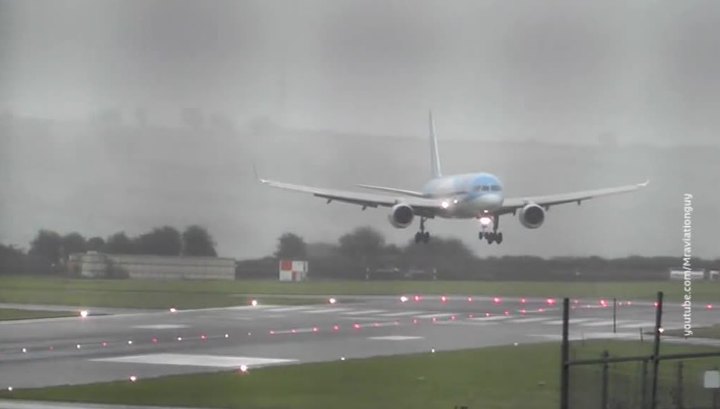 Пилоты сумели посадить Boeing во время шторма в Бристоле