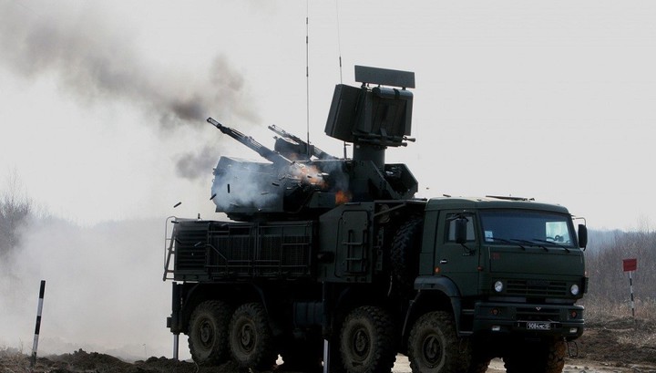 Противовоздушная оборона авиабазы Хмеймим перехватила десятки снарядов