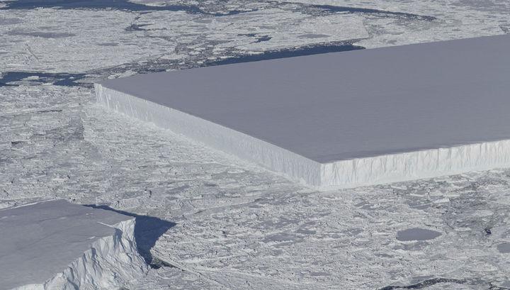 Мечта перфекциониста: НАСА опубликовало фото идеально прямоугольных айсбергов