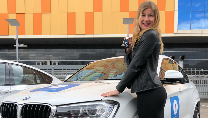 "Занимает место": спортсменка продает автомобиль, который ей подарил Путин