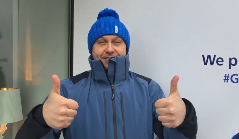 Кандидат в президенты Украины похвастался бесплатными шапками в Давосе