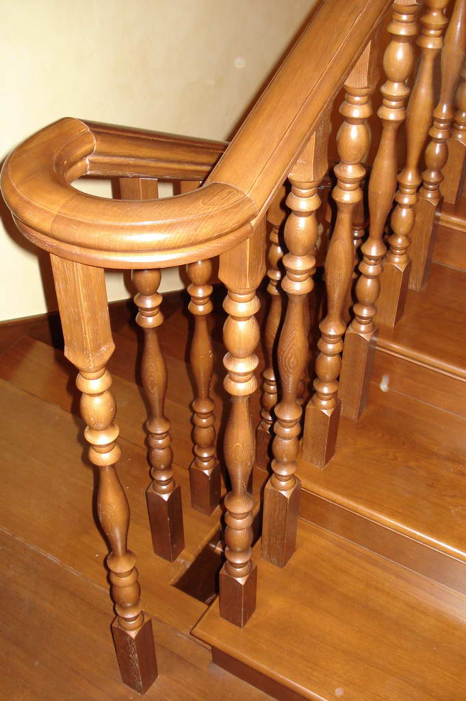 Поворотная деревянная лестница на 180 гр. ТМ РАдеРА