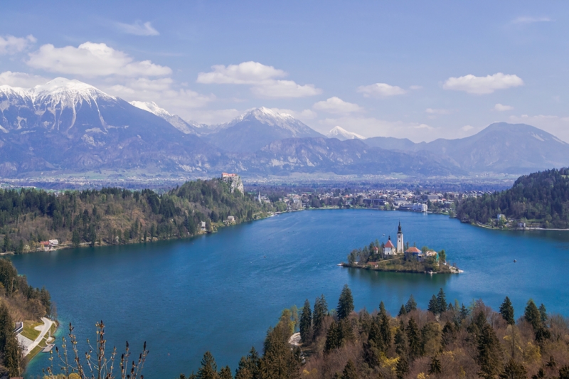 Словения, Блед. Блейское озеро в Словении, истории, храм на острове и достопримечательности