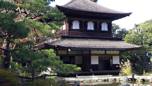 15 века миру известен сад камней монастыря Реандзи в Киото