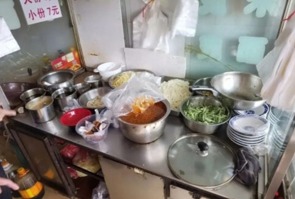 В Китае владелец кафе добавлял наркотики в еду для привыкания