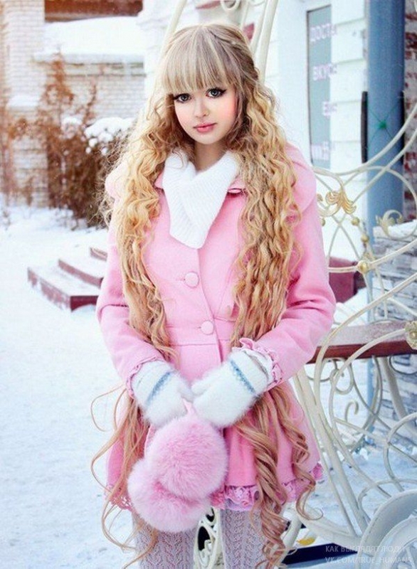 Анжелика Кенова -  Живая кукла-барби из России