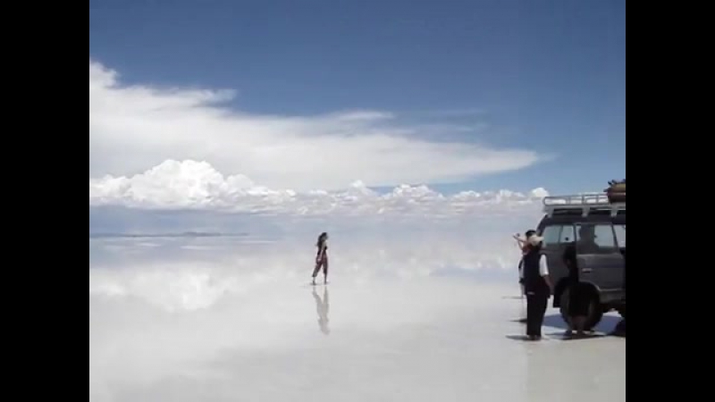 Граница неба и земли-соляное озеро Salar de Uyuni
