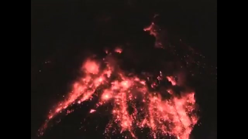На Филиппинах произошло мощнейшее извержение вулкана Майон