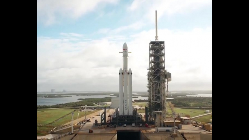 Falcon Heavy on the LC-39A launchpad