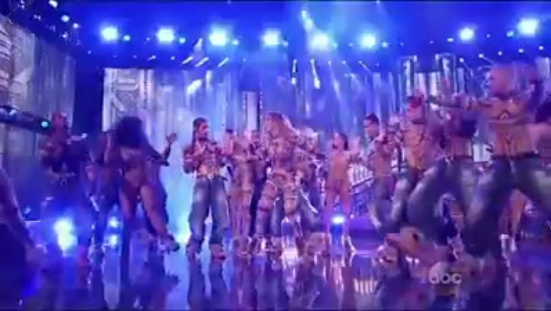 JLo Performance на AMA с Royal Family