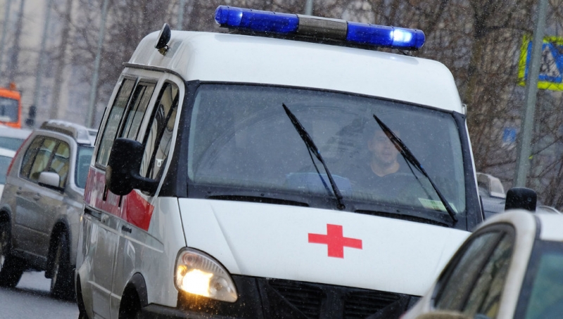 Мужчина погиб под электричкой на юге Москвы