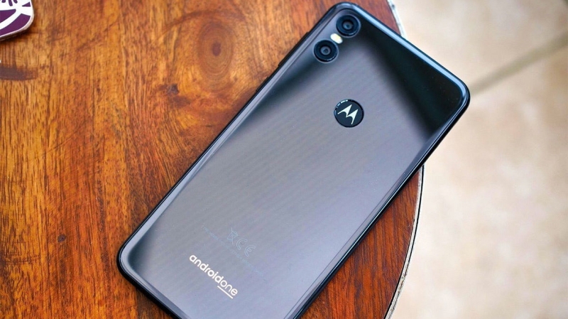 Motorola One Vision: опубликованы фото, начинка и цена смартфона