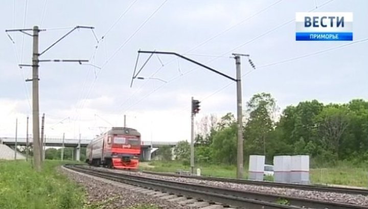 В Приморье шалость подростков едва не привела к крушению поезда