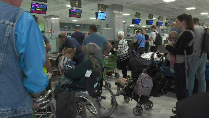 Российским туристам по всему миру требуется помощь в эвакуации на родину