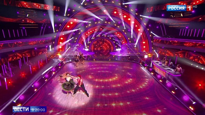 Участники "Танцев со звездами" поборются за хрустальный дискошар на 20-метровой высоте