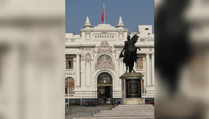 В Перу распущен парламент страны
