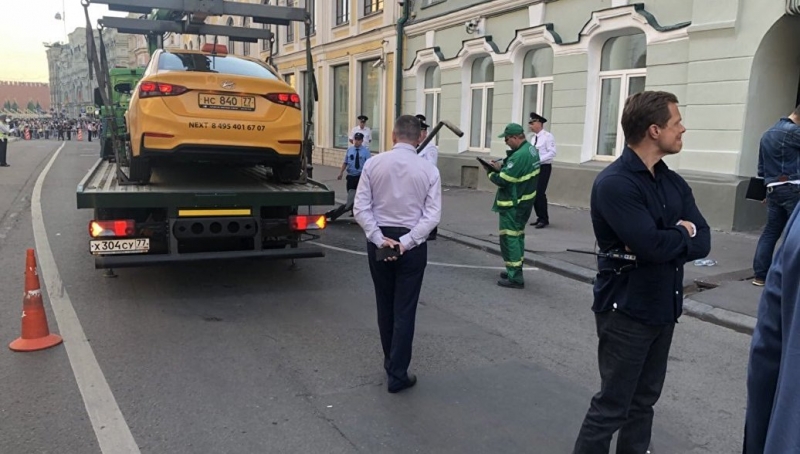 Водитель наехавшего на людей в центре Москвы такси не был пьян