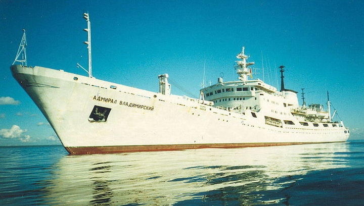 Исследовательское судно Балтфлота "Адмирал Владимирский" совершило деловой заход в Мумбаи