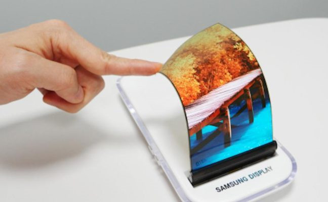 Гибкий складной смартфон-планшет Samsung будет продаваться во всем мире