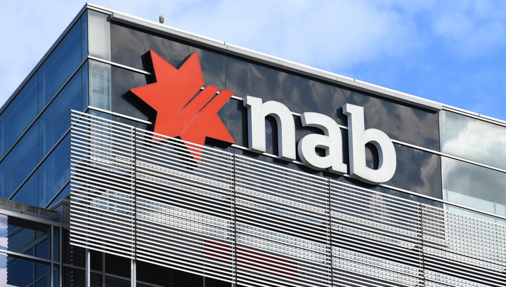 Национальный австралийский банк резко сократил дивиденды в условиях пандемии