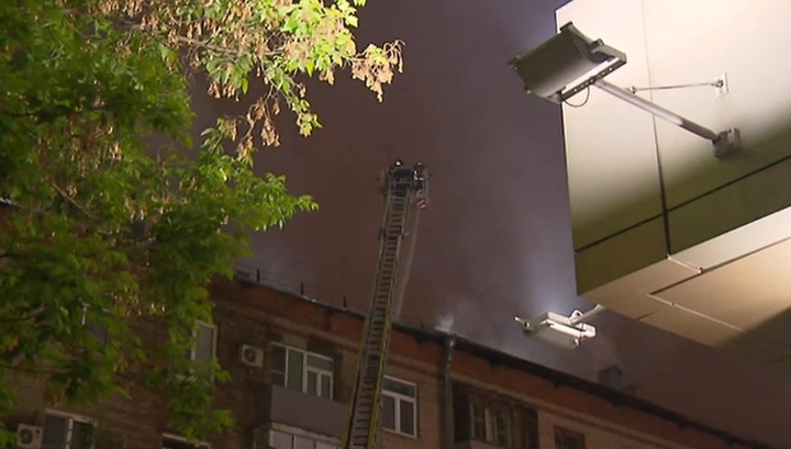 Крупный пожар на юге Москвы ликвидирован