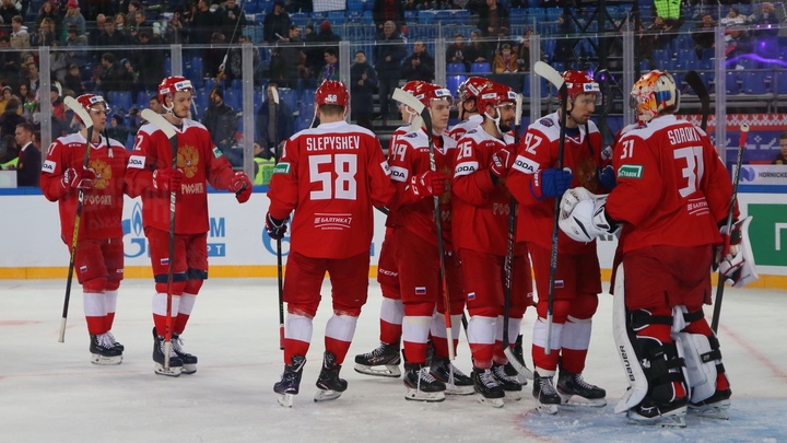 Гляделки с русскими не задались: американского хоккеиста травят свои же за попытку наказать Россию