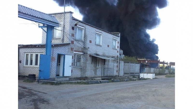 В Казани ликвидировали открытое горение емкостей с нефтепродуктами