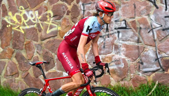 Велогонщик Закарин: счастлив, что показал лучший результат на "Джиро д'Италия"