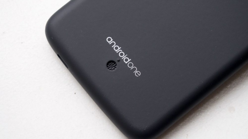 Смартфоны на чистом Андроиде: лучшие модели на Android One