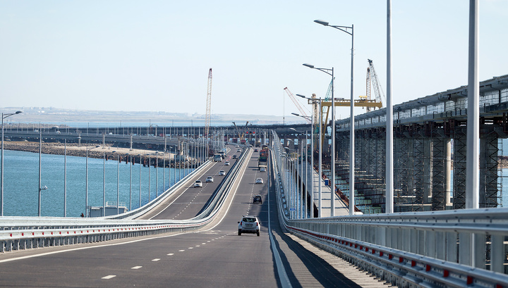 На Крымском мосту уложен золотой стык
