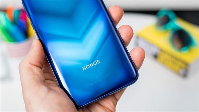 Honor потерял прототип смартфона и обещает €5000 за ее возвращение